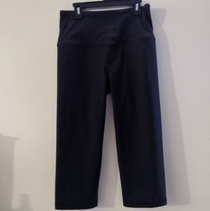 Victoria's Secret cropped black leggings size S